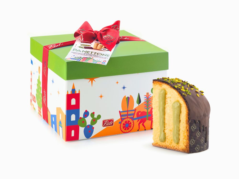 special edition panettone farcito al pistacchio e ricoperto di cioccolato fondente